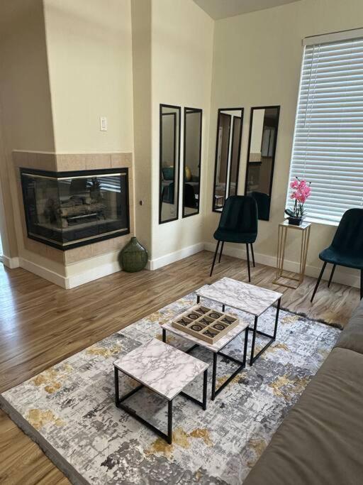 2Br Condo 15 Mins To Downtown Phoenix With Pool & Spa Εξωτερικό φωτογραφία